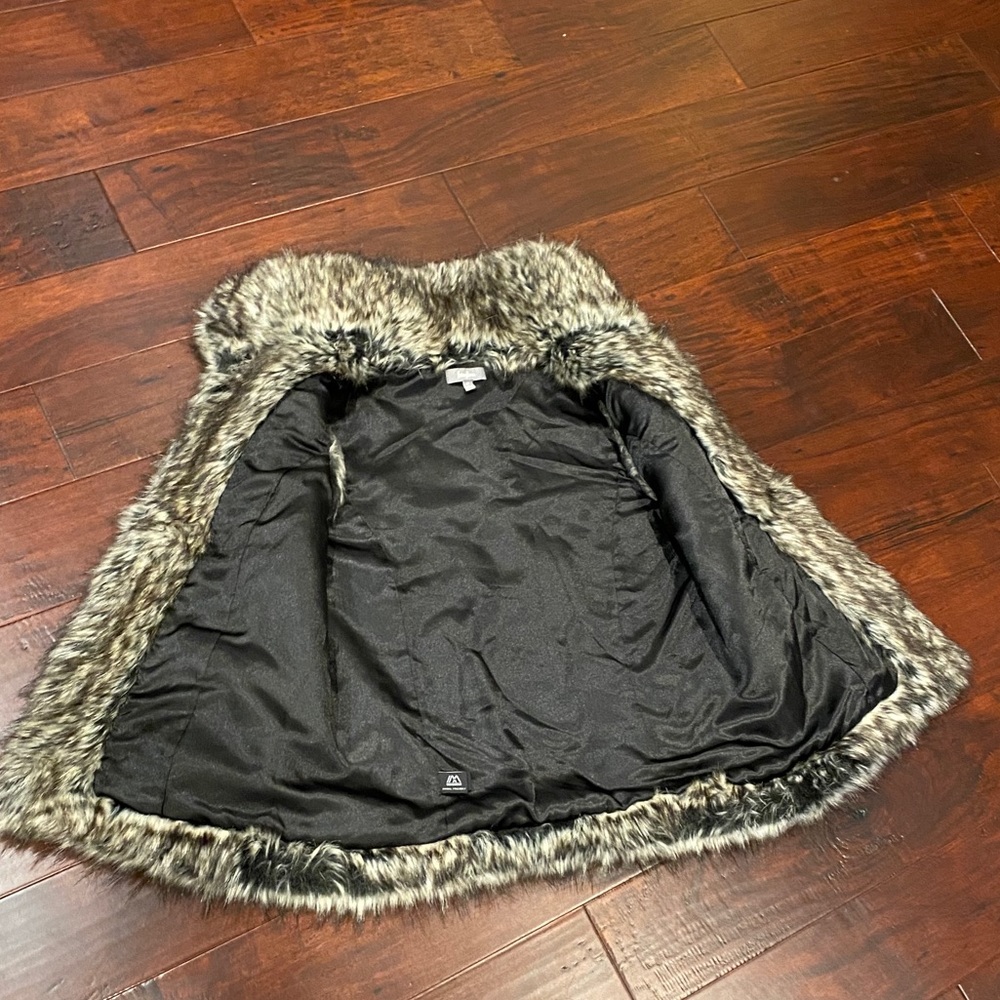 Fur Vest - Picture 4 of 4